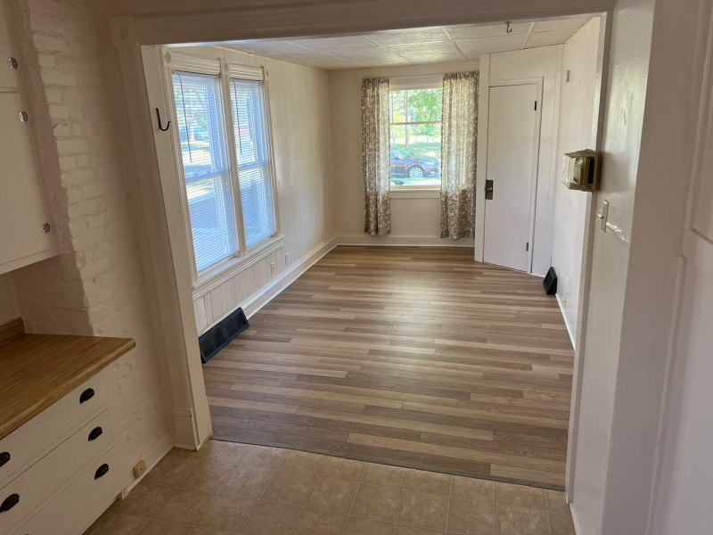 River Falls House: 227 S 4th St