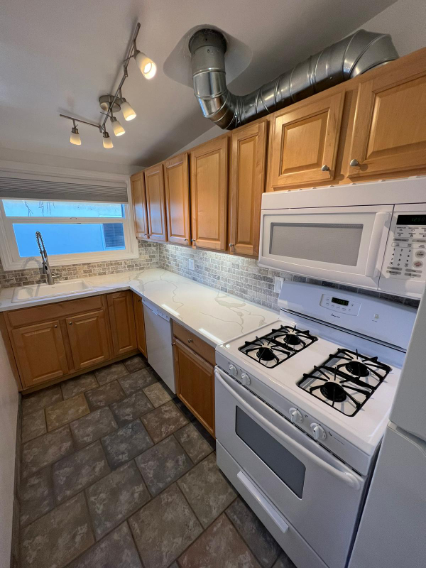 La Jolla House: 375 Bonair St.