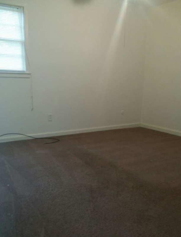 Columbus House: 3903 N Linden Dr