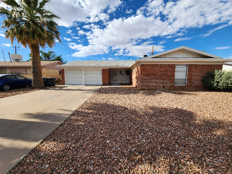 El Paso House: 5109 Bastille Ave