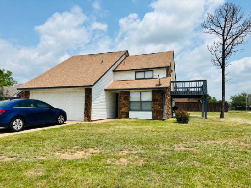 Lawton House: 4834 SE Brown St