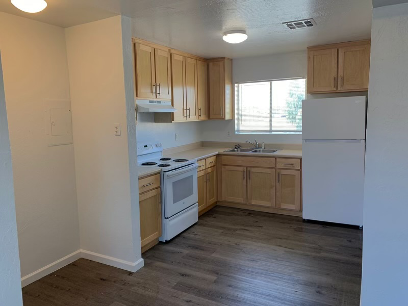 CALIPATRIA Apartment: 190 W ALAMO ST