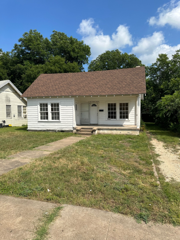 WACO House: 1515 MAPLE AVENUE