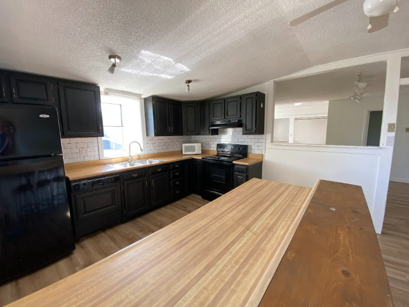 Beckley Apartment: 610 N Eisenhower Drive