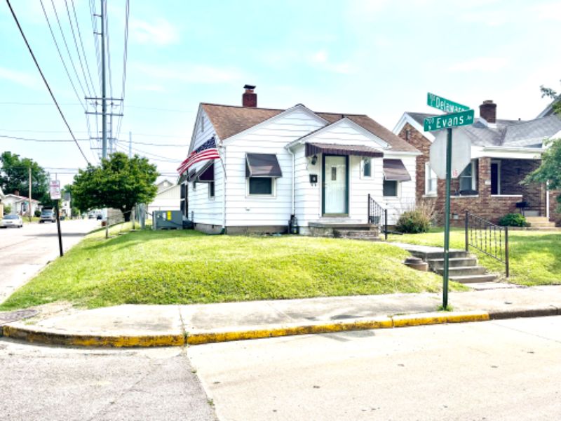 Evansville House: 761 E Delaware St