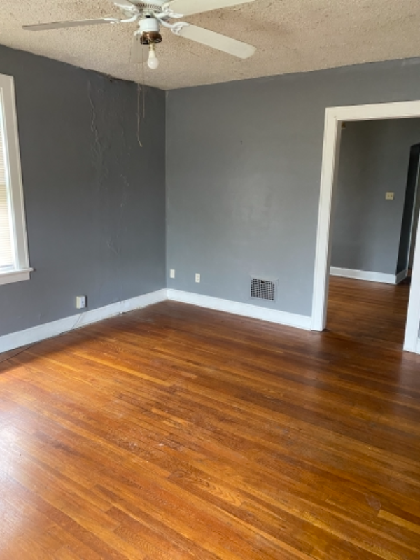 Cincinnati Apartment: 1115 Rossmore Ave