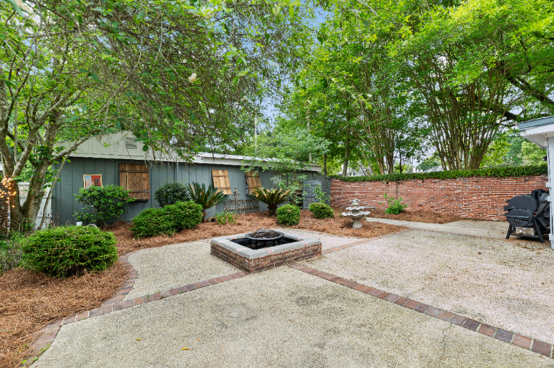 Mobile House: 158 Grand Blvd.