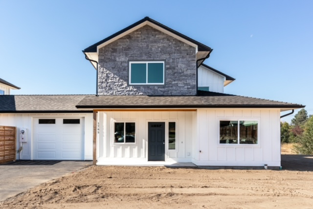 East Wenatchee Townhome: 1769 Grant Rd