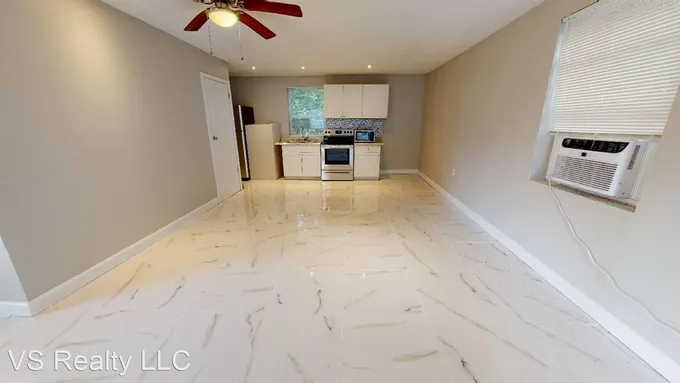 Jacksonville House: 1374 Agnes st