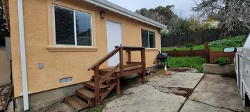 Oakland House: 8034 Ney Ave