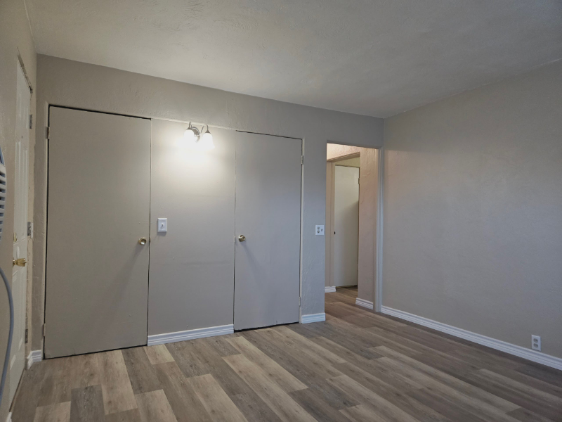 Duncan Apartment: 808 W Cypress