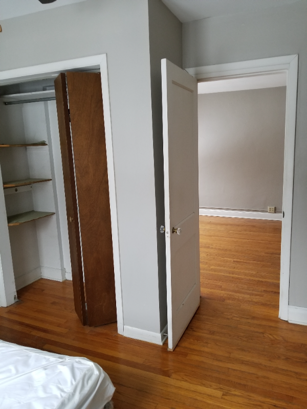 Iowa City Apartment: 340 Ellis Ave