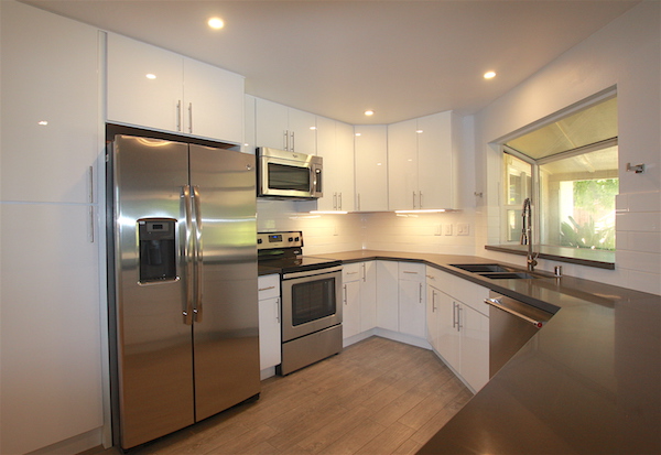 Oakley House: 79 Rhine Ct