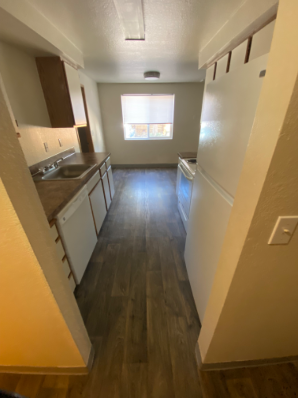 Camas House: 1228 E 1st Ave