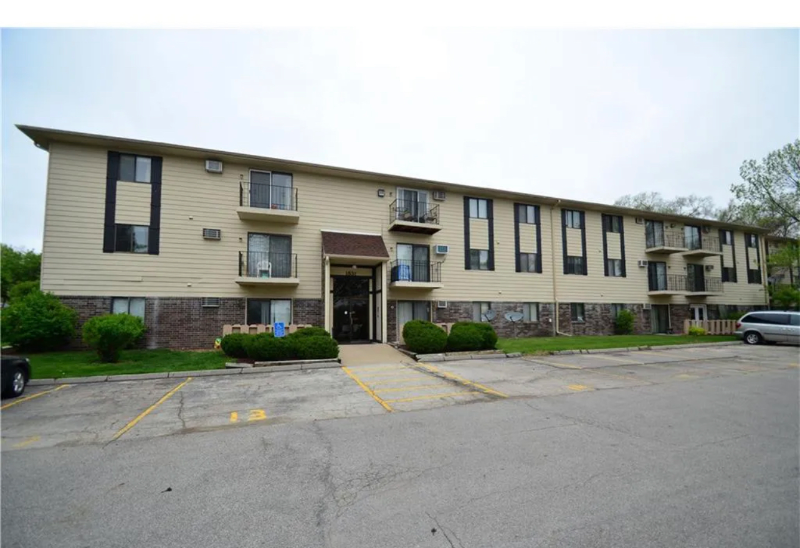 West Des Moines Condo: 1831 fuller rd
