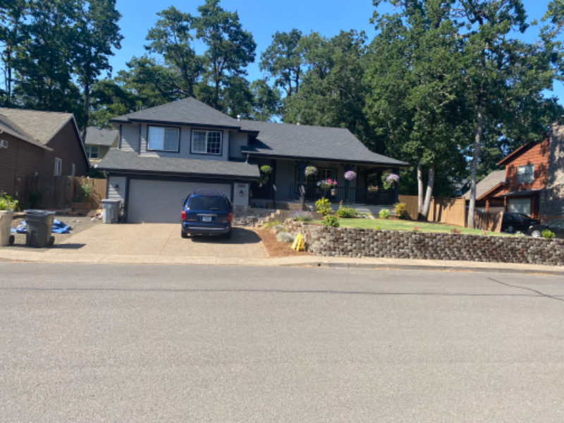 Dallas House: 586 NW Denton Ave