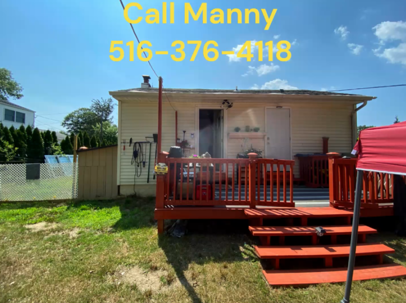 West Islip House: 202 west 1st Street