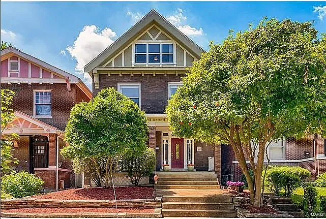 Saint Louis House: 5842 Pershing Avenue