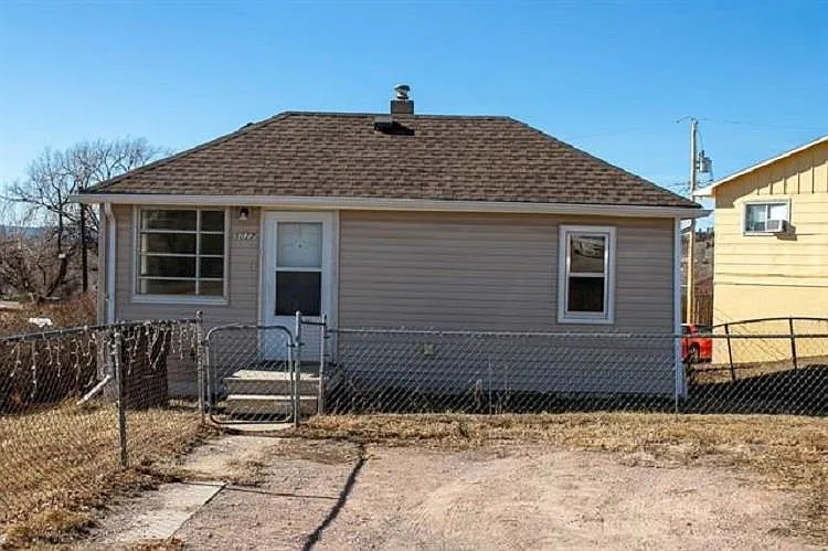 Rapid City House: 1027 N Maple
