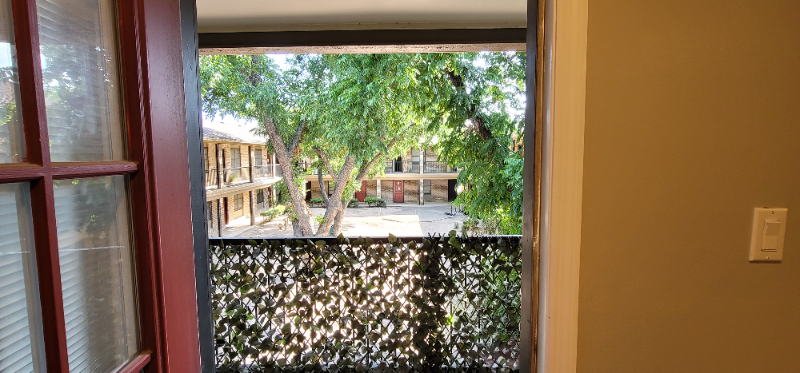 Waco House: 1421 S 12th