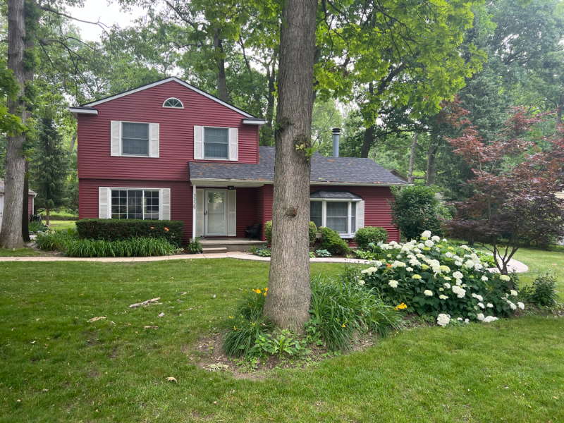 Ypsilanti House: 3329 Maple Dr