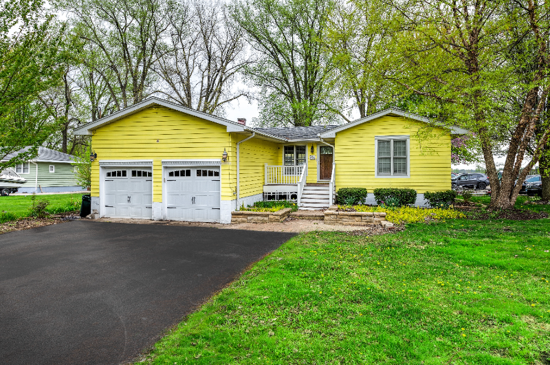 Fox Lake House: 514 Park Ave