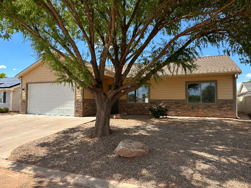 Snowflake House: 1034 E. Adams St.