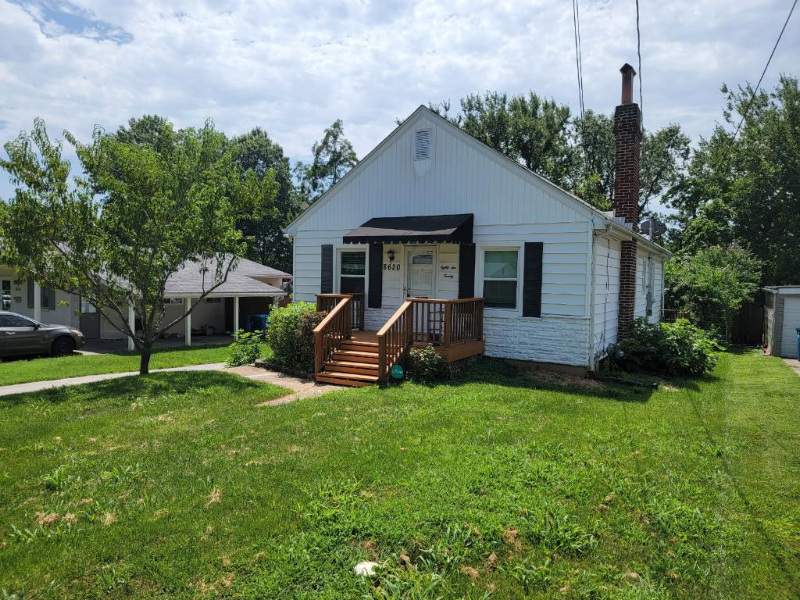 Saint Louis House: 8620 Moran Pl