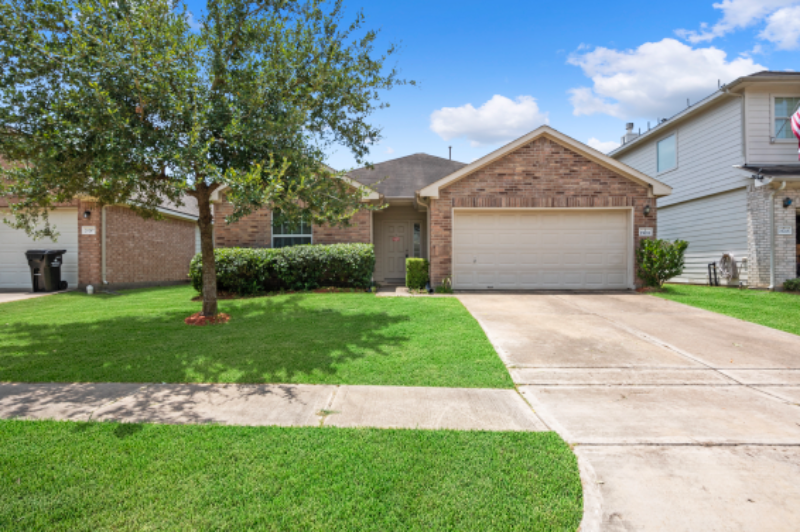 Katy House: 25211 Bluma Ranch Dr