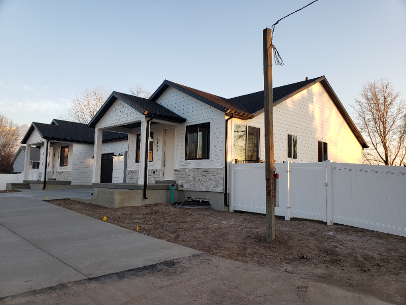 Midvale Townhome: 6887 S 190 E