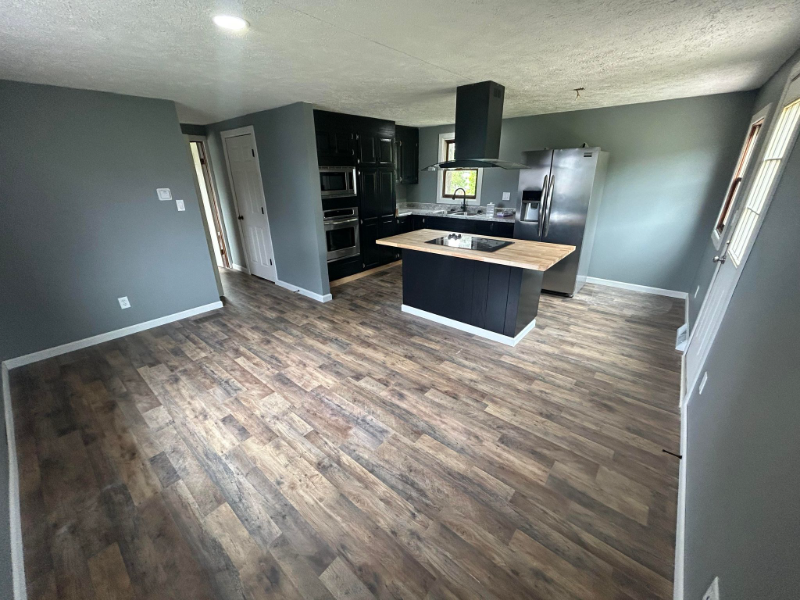 Cambridge Townhome: 531 N 18th St (GARAGE)