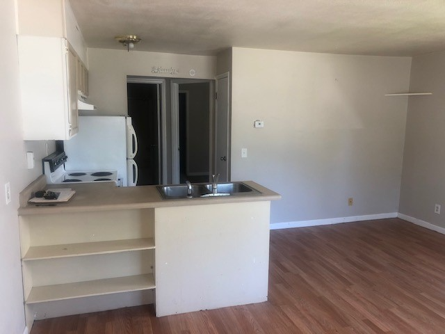 Ladoga Apartment: 345 E Main St