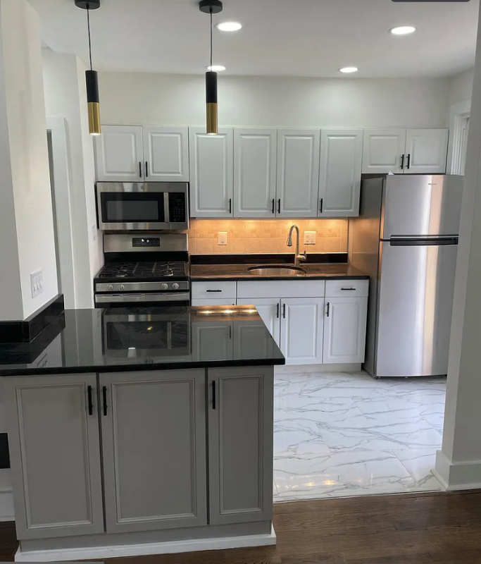 Washington Townhome: 246 Division Avenue NE