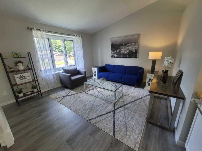 Coon Rapids House: 1 Verdin St Nw