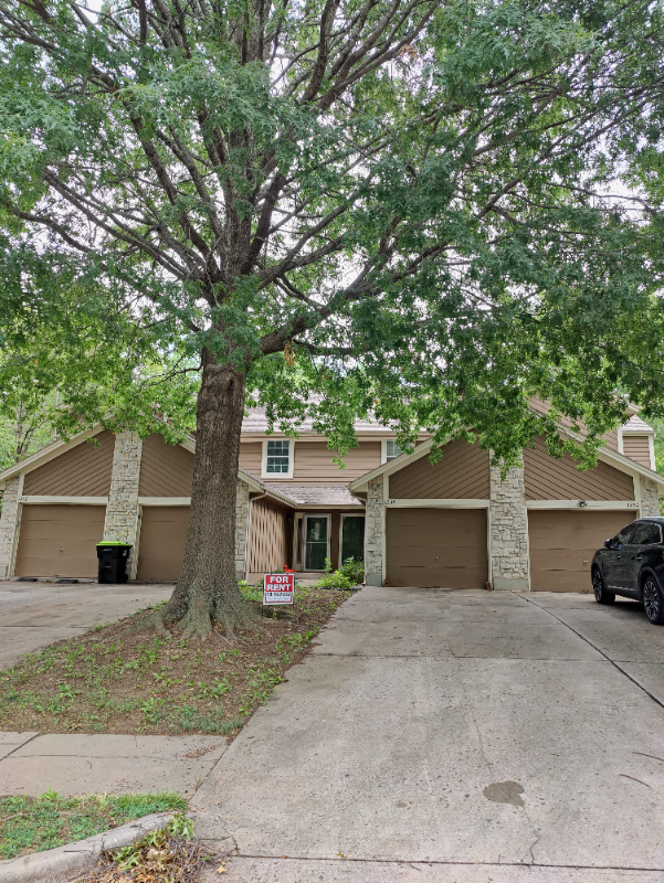 Blue Springs Townhome: 1354 NW Jefferson Court