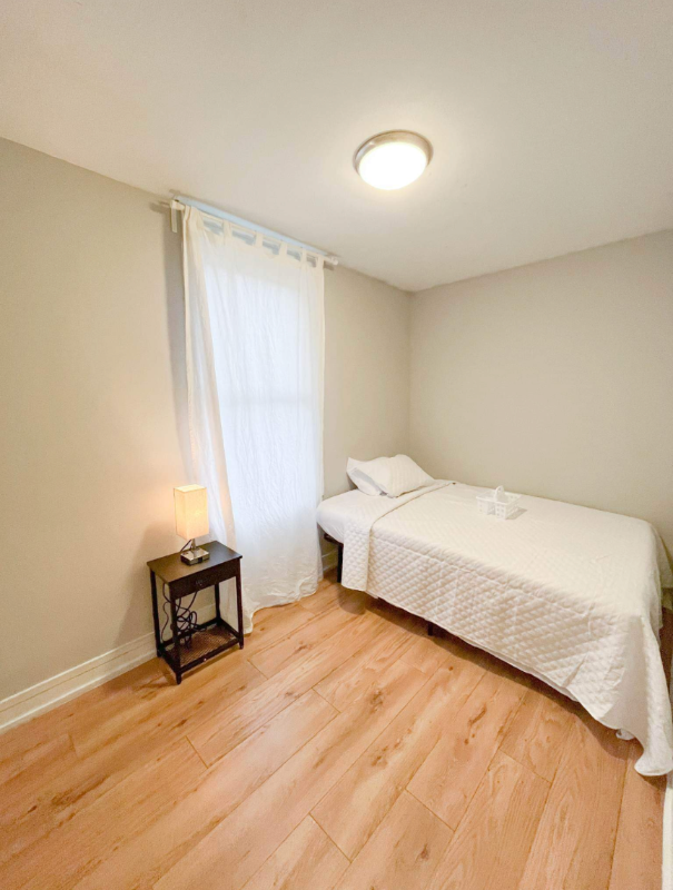 Bridgeport Multiplex: 2732 S Bonfield