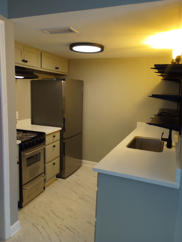 Galveston Apartment: 905 12th Street, #4