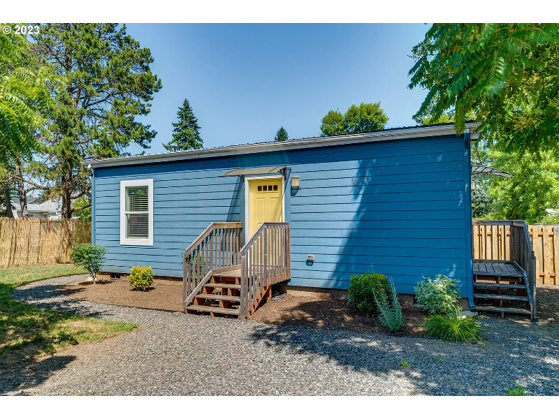 Portland House: 8141 SE 74th Ave UNIT B