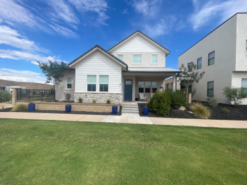 St George House: 772 W Sunfire Lane