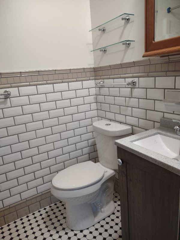 Franklin Apartment: 6346 S 35th St.