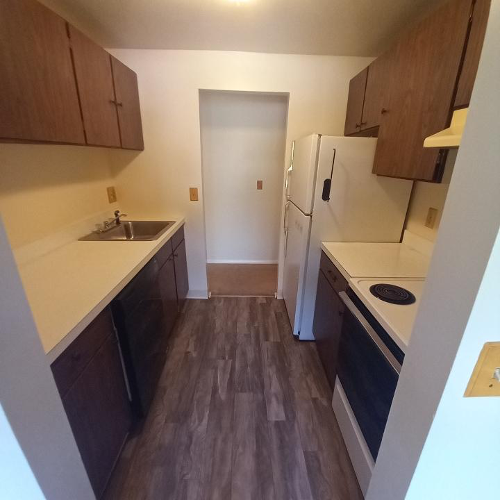 Liverpool Apartment: 4109-3 Pine Hollow Drive