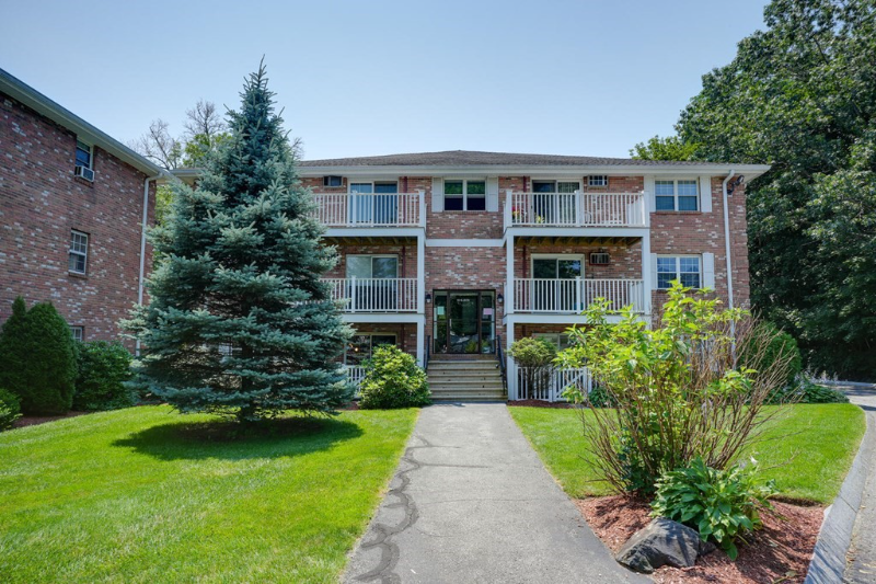 Billerica Condo: 10 Karen Cir