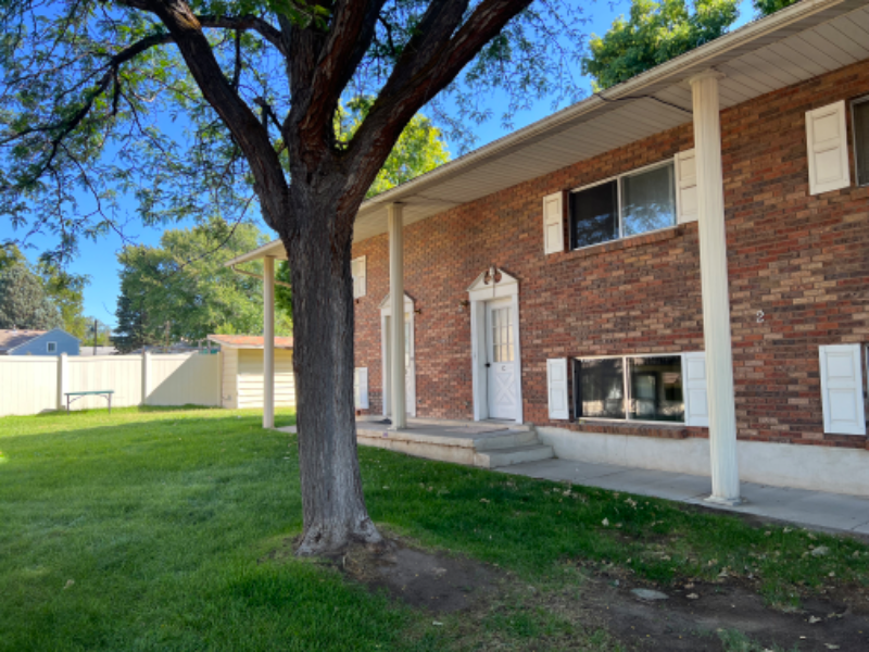 Clearfield Condo: 111 E Center St.