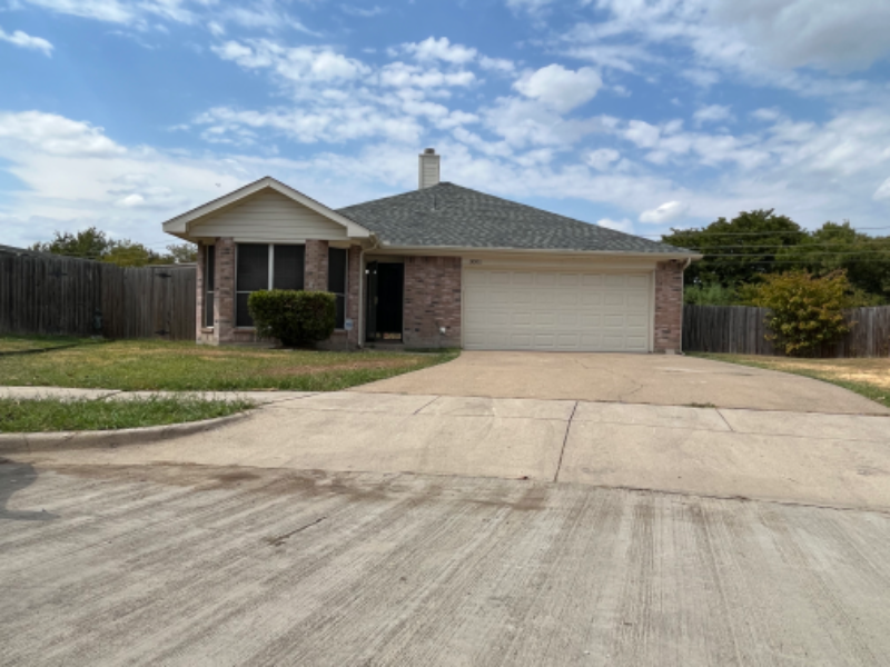 Grand Prairie House: 3001 Green Vista Ct