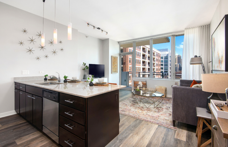 Chicago Condo: 415 W Erie