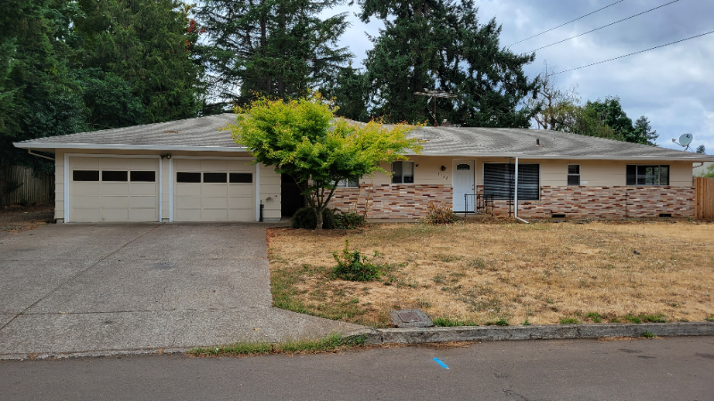 Oregon City House: 1302 Otter Ln