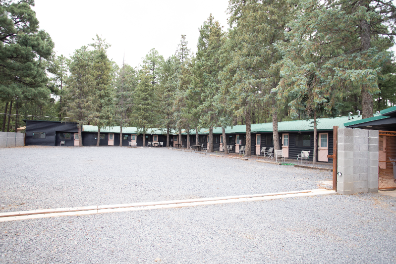 Pinetop Apartment: 858 E White Mountain Blvd