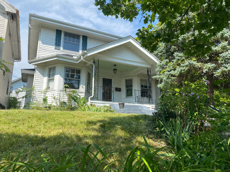 Dayton House: 127 Iroquois Ave