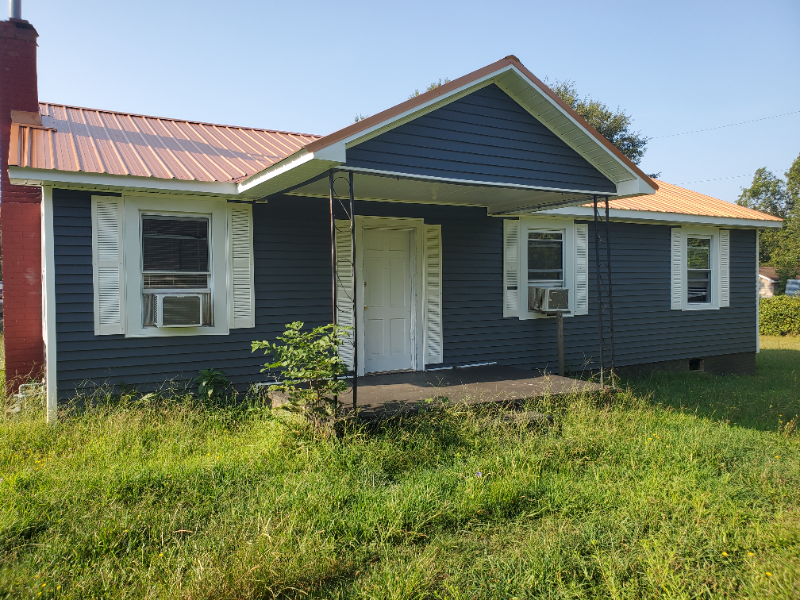 Honea Path House: 1326 Chiquola ave