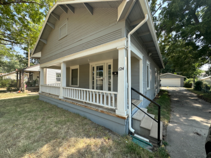 Wichita House: 124 S Clarence